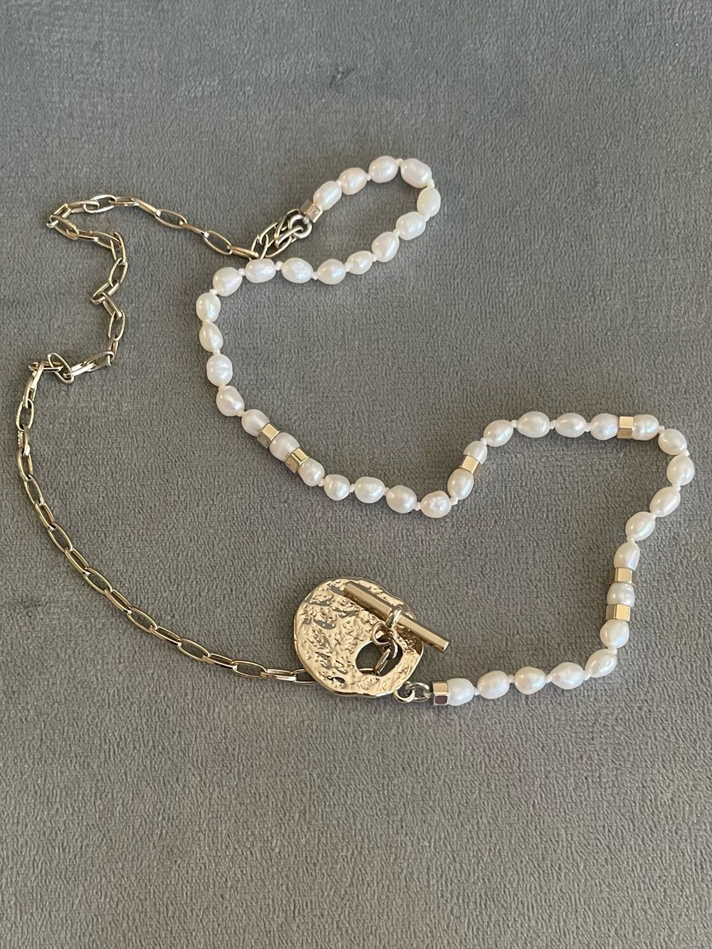 ALLSAINTS Shelby Pearl Pendant Necklace – Gold Tone